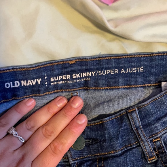 Size 8 Old Navy Skinny Jeans - Picture 6 of 7